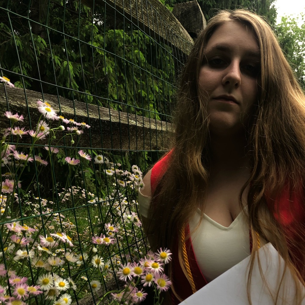 Meet your Posher, Elise